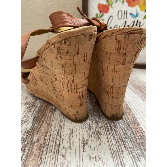 4/$20 Guess Summer Tan Wedge Sandal ~ 6.5 - Picture 4 of 6